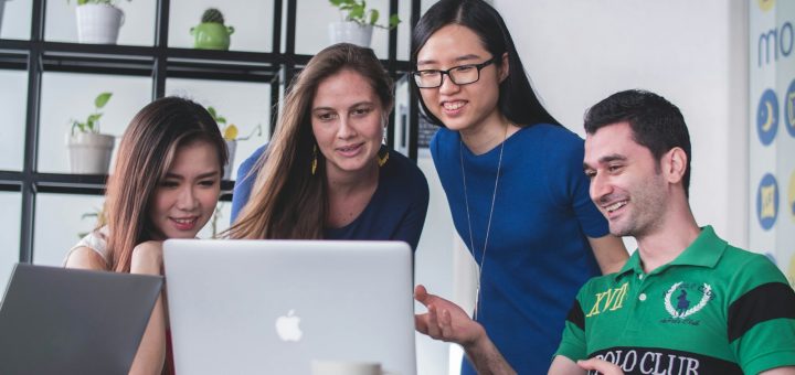 Как эффективно общаться с клиентами: 7 ключевых навыков для успешных продаж
